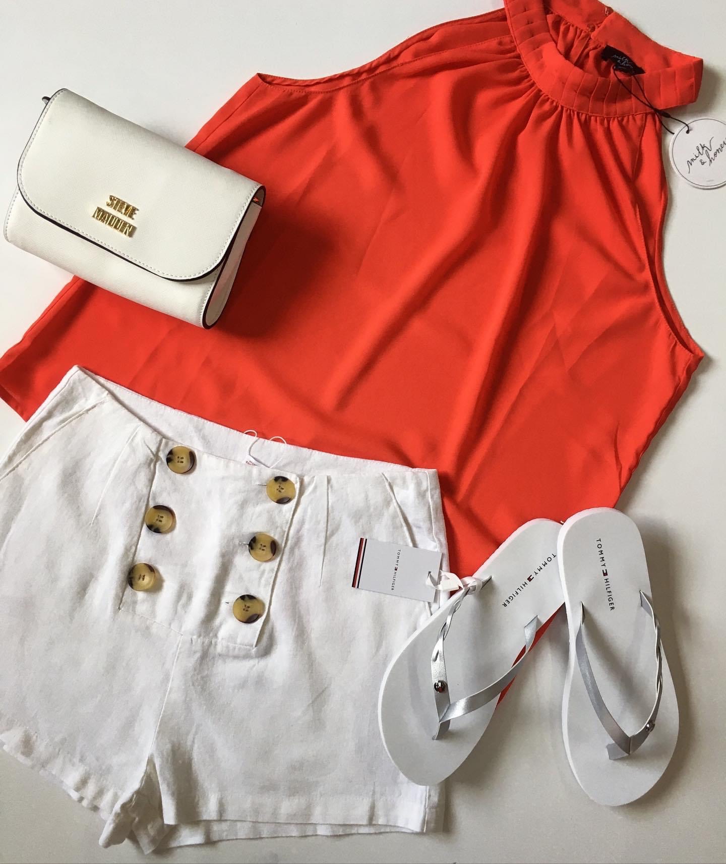 Perfect outfit for warm evenings by the beach 