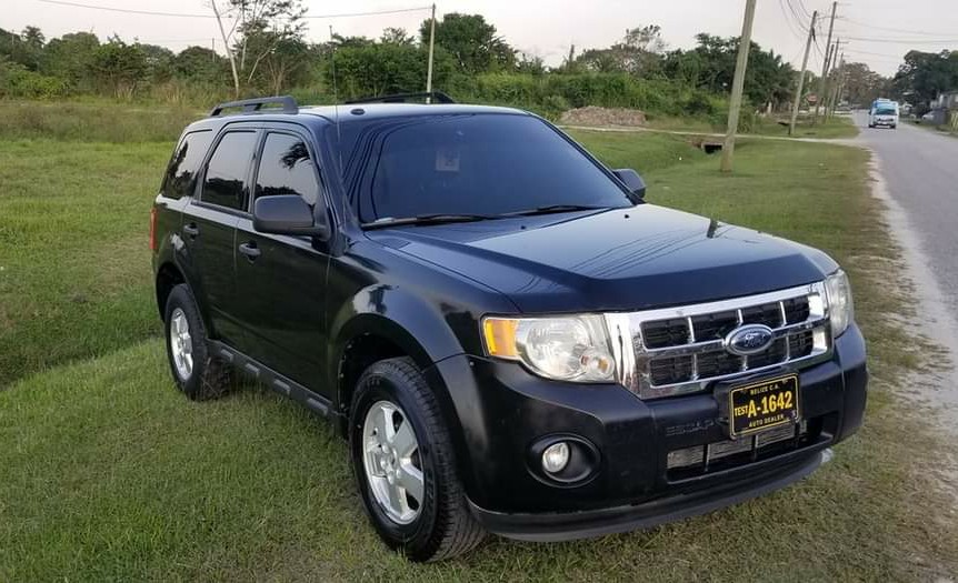 2011 Ford Escape XLT with new tires 